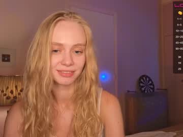 girl
        stacy_fanning cam image #1642035