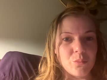 girl
        biigbb cam image #240391