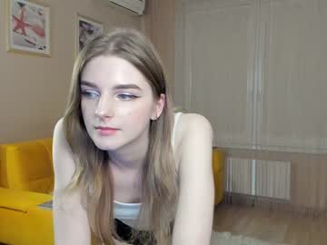 girl
        yeehawlover cam image #1196279