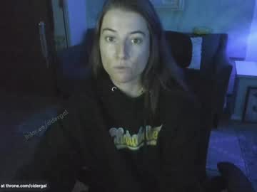 girl
        cidergal69 cam image #5471054