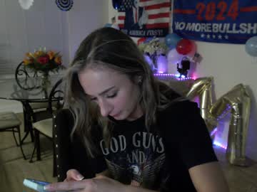 girl
        holihurricane cam image #5415902