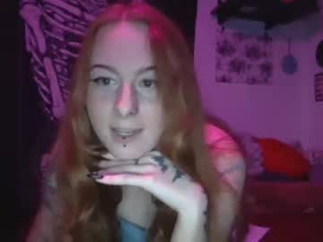 girl
        gingergardenia cam image #2830393