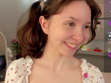 girl
        lynngroves cam image #4450269