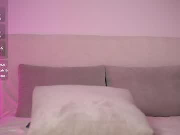 girl
        honeyyykate cam image #5246199