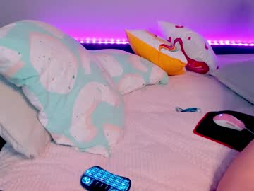 girl
        shybbdi_ cam image #359978
