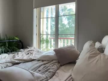 girl
        novamills cam image #6786482