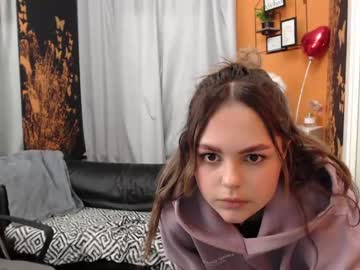 girl
        simply_lily cam image #597215