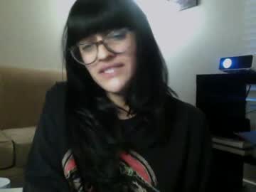 girl
        tinydee555 cam image #727436