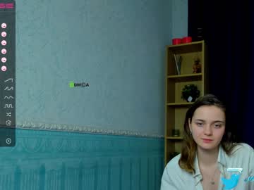 girl
        aliya_moon cam image #435010