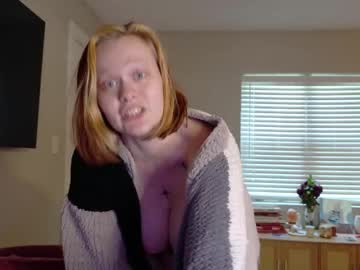 girl
        kelseyg23 cam image #6885352