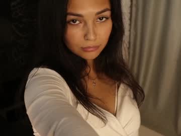 girl
        agatameow cam image #4796341
