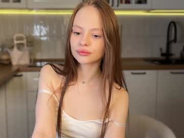girl
        tweety_doing_sweety cam image #5593686