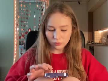 girl
        whoisalisa cam image #6932360