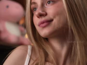 girl
        kateharrise cam image #4677400