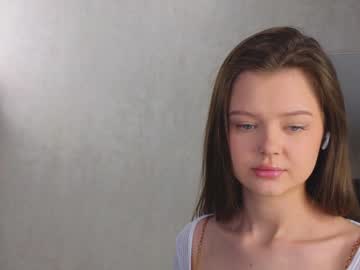 girl
        itwasinsimpsons cam image #3592378
