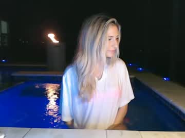 girl
        annavenino cam image #3631550