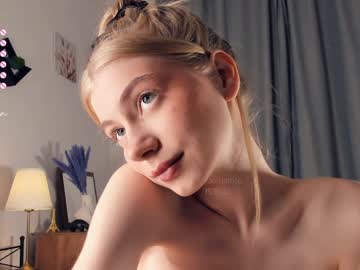 girl
        kateharrise cam image #2631421