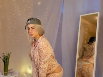 girl
        peggy_blonde cam image #4466403
