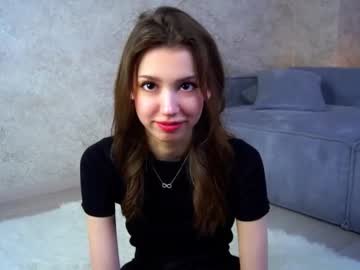 girl
        linnhaskell cam image #6732637