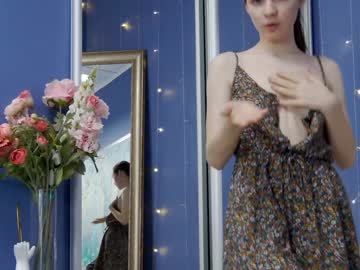 girl
        kriskras__ cam image #1036851