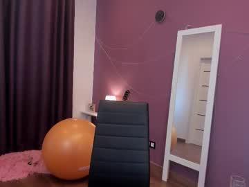 girl
        goldy_grace cam image #2199260