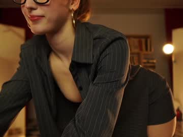 girl
        _meganmeow_ cam image #6590574
