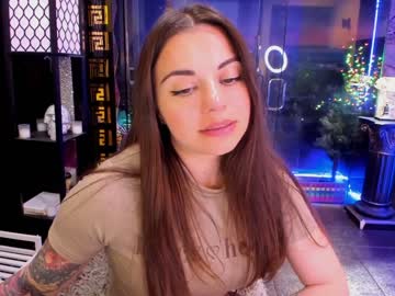 girl
        alma_pearl cam image #1610423