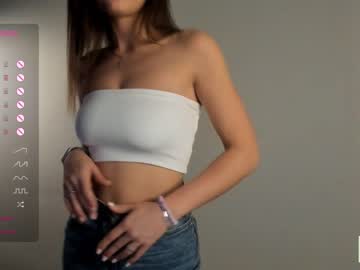 girl
        brittcubitt cam image #3676920