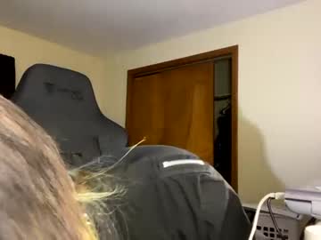 girl
        cryptiddi3s cam image #279419