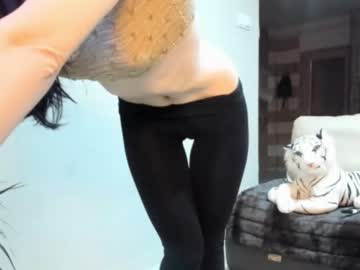 girl
        sofiaandwonderland cam image #52973