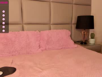 girl
        anabella_stone cam image #832387