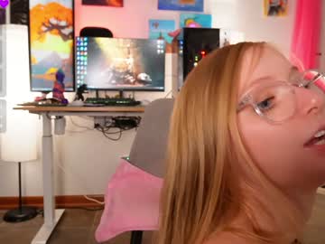 girl
        emmasky69 cam image #5586423