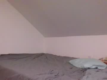 girl
        rosegold18 cam image #3391093