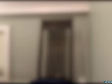 girl
        its_lily cam image #2111195