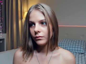 girl
        erline_may cam image #3937186