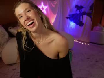 girl
        lucy_gooosey cam image #6765813