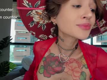 girl
        lonelly_lolly98 cam image #4843483