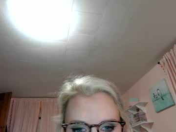 girl
        holly_bourbon cam image #6341148