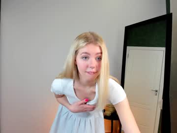 girl
        cassie_palmer cam image #1467153