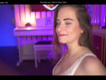 girl
        hermione_potter_couple cam image #455719