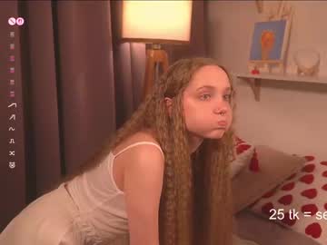 girl
        lyly_bambi cam image #6319441