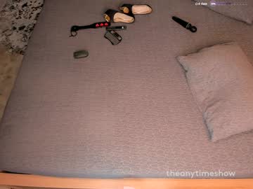 girl
        theanytimeshow cam image #5591079