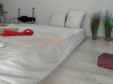 girl
        ericamiracle15 cam image #1274998