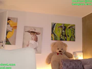 girl
        lenna_godess cam image #5862431