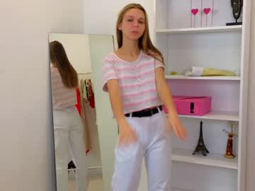 girl
        francesmontes cam image #2784614
