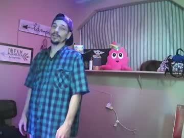 couple
        stonerwithnoface cam image #2064314