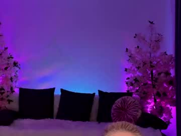 girl
        jessiccaburns cam image #4422460