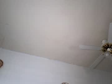 girl
        littlegreekflower cam image #2576007