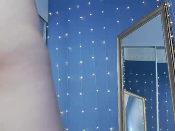 girl
        kriskras__ cam image #6976145