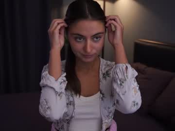 girl
        tessarosse_ cam image #2816023